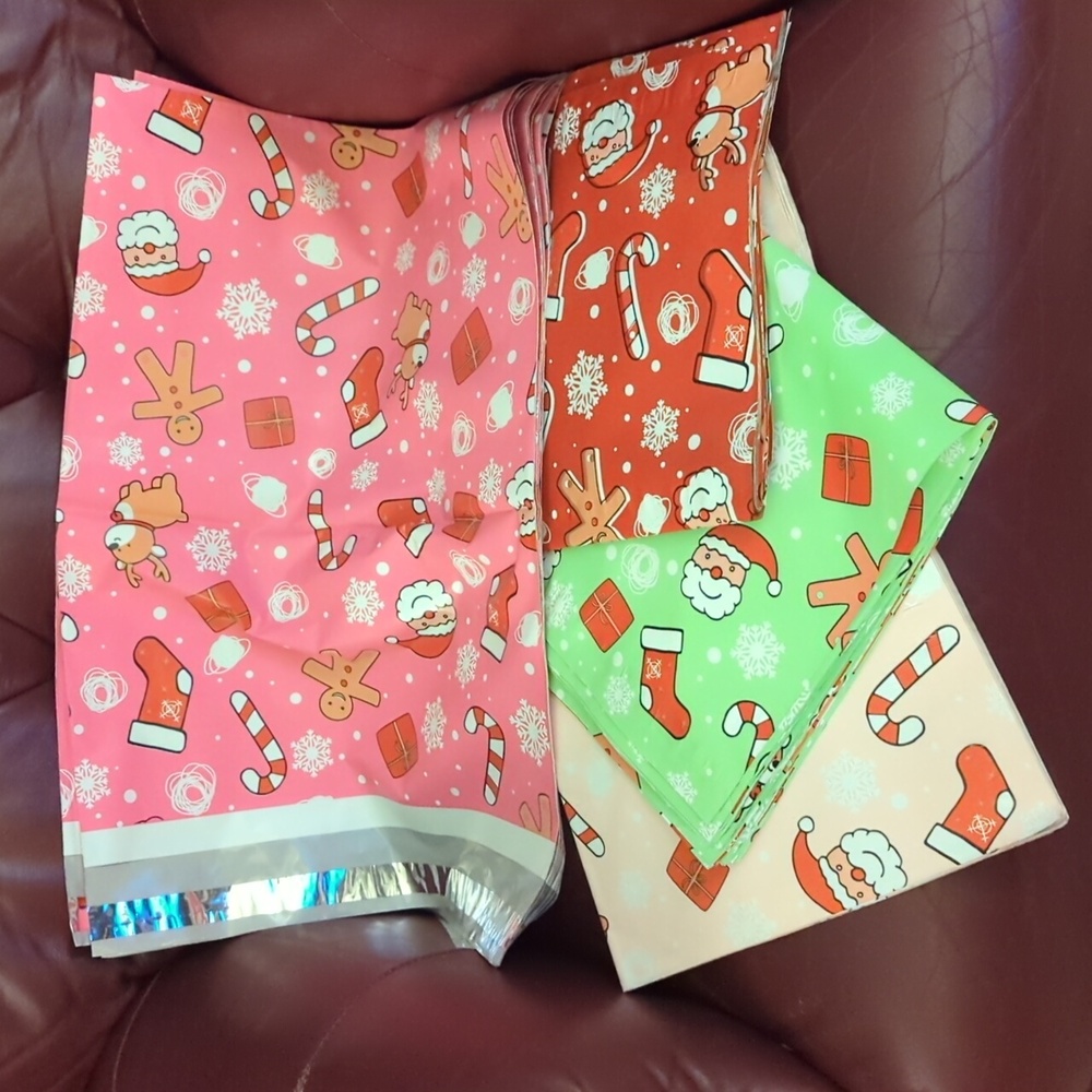NWoT 🎄 POLY MAILERS 🎄 LARGE 14.5" x 19" (10) 🎁 CHRISTMAS SANTA Mixed Colors